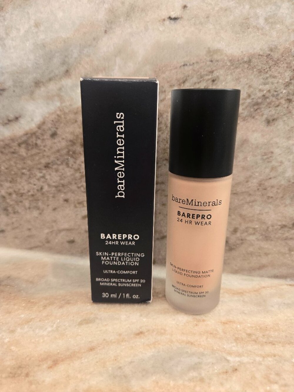 NIB bareMinerals BAREPRO 24hr Wear 10 Neutral